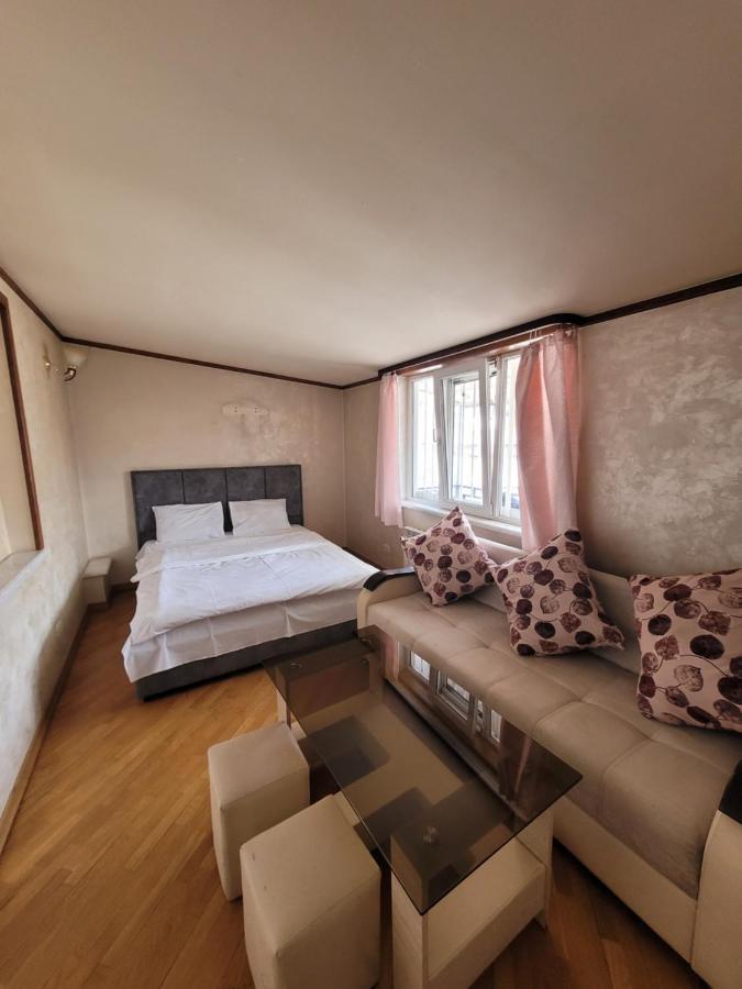 Tumanyan Hostel And Toursエレバン エクステリア 写真