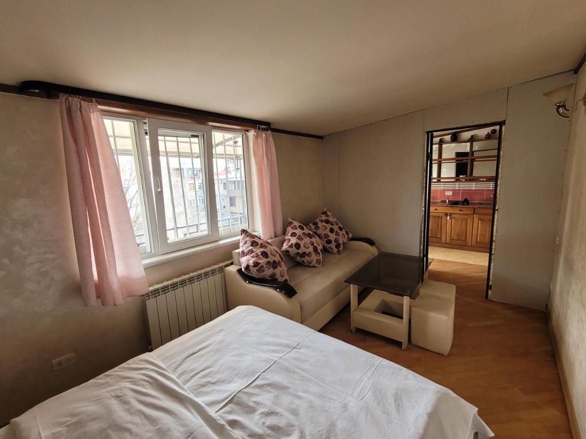 Tumanyan Hostel And Toursエレバン エクステリア 写真